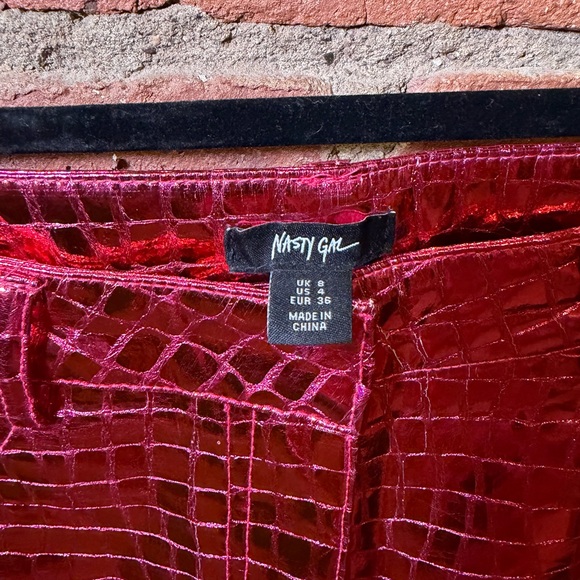 Nasty Gal Metallic Pink Croc Embossed Shorts | Hot Pink | Size 4 - Picture 3 of 4